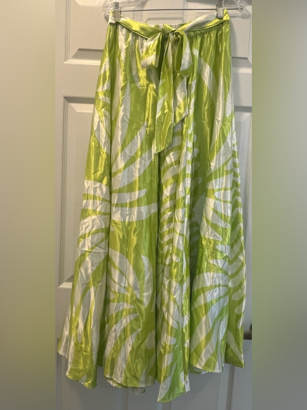Her Destiny Lime Green & White Tropical Leaf Print Maxi Skirt, Size Medium.